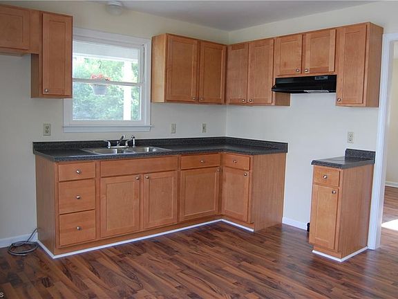 4th image of 1306 Bothwell St Unit B