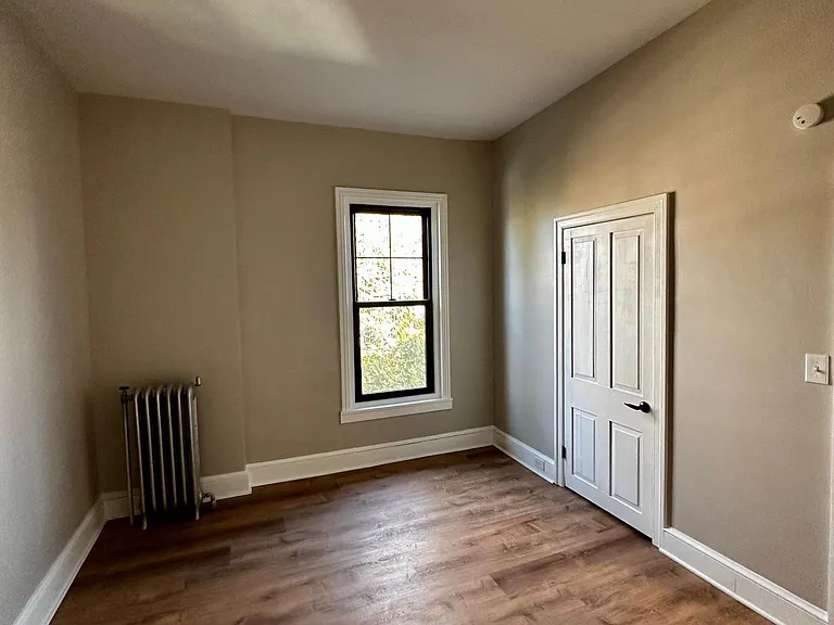 401 Main St #3 — Photo 11