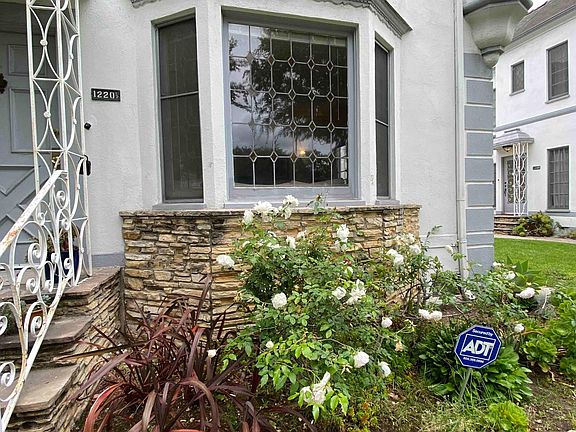 2nd image of 1220 S La Jolla Ave #1220