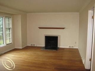 2nd image of 8195 Parkland