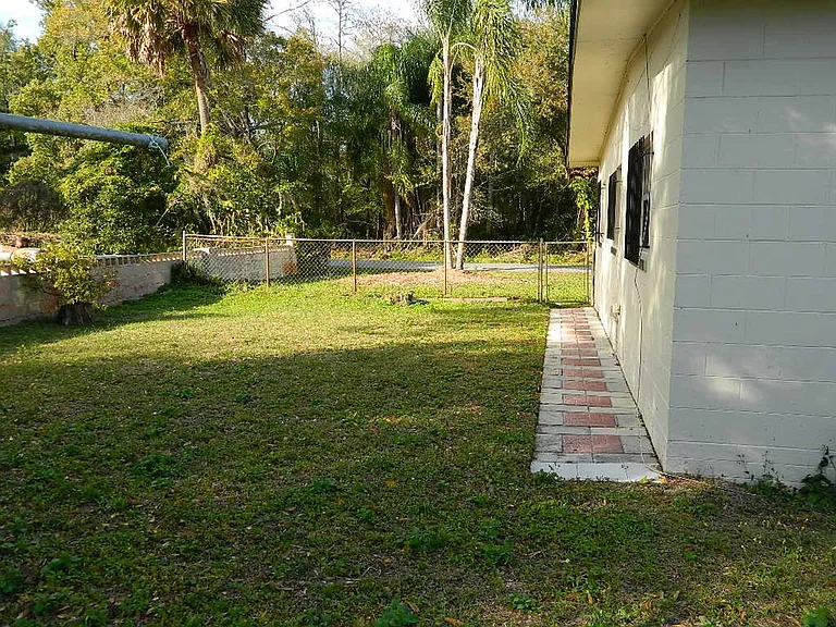 944 Kensington Dr — Photo 24