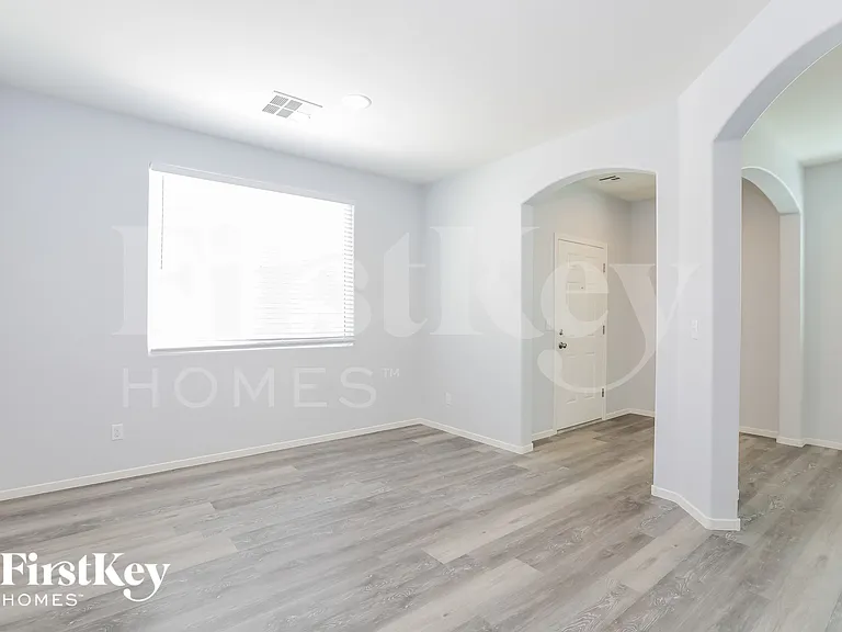 8121 Pink Desert St — Photo 5