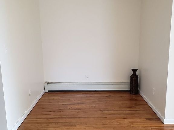 5th image of 591 Logan St APT 3