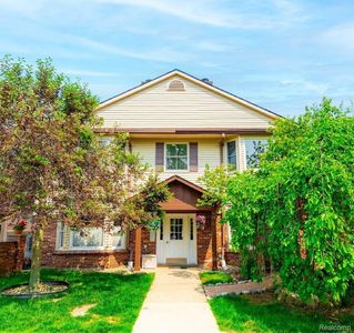 8597 Mathias Dr APT 37, Grosse Ile, MI, 48138