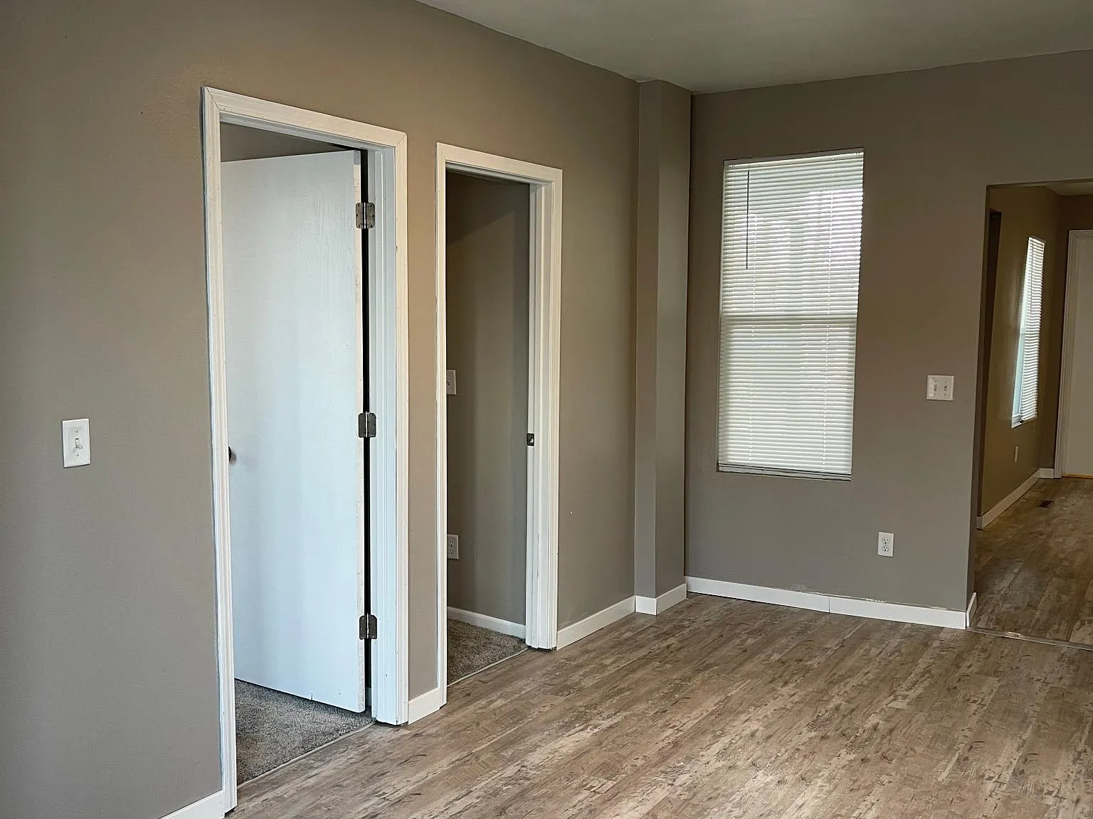 6 bed, 2200 sqft, $4,391 — Photo 4