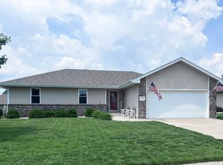 4521 SW Misty Harbor Dr, Topeka, KS 66610