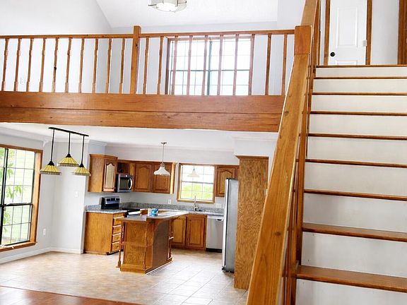 3rd image of 2617 Tampica Rd