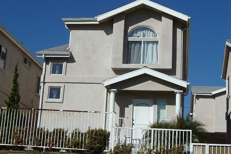 2nd image of 3047 W 104th St