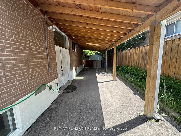 93 Aurora Heights Dr — Photo 14