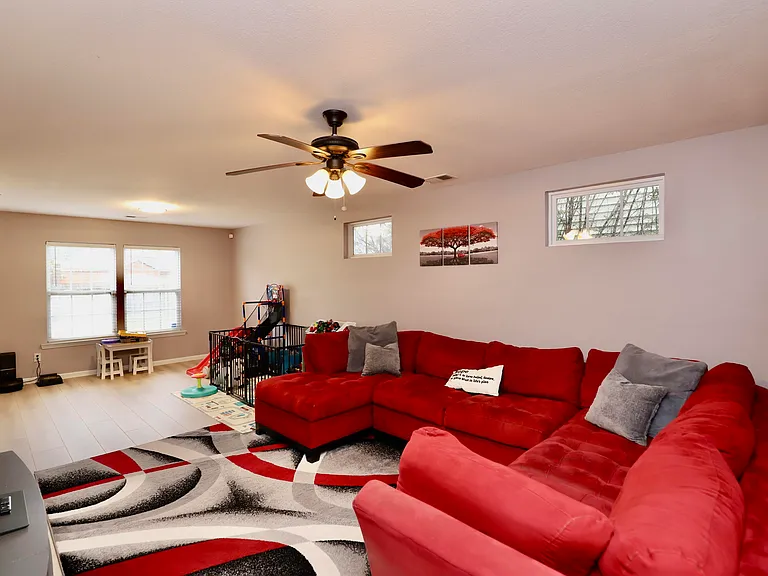 1733 Benelli St — Photo 12
