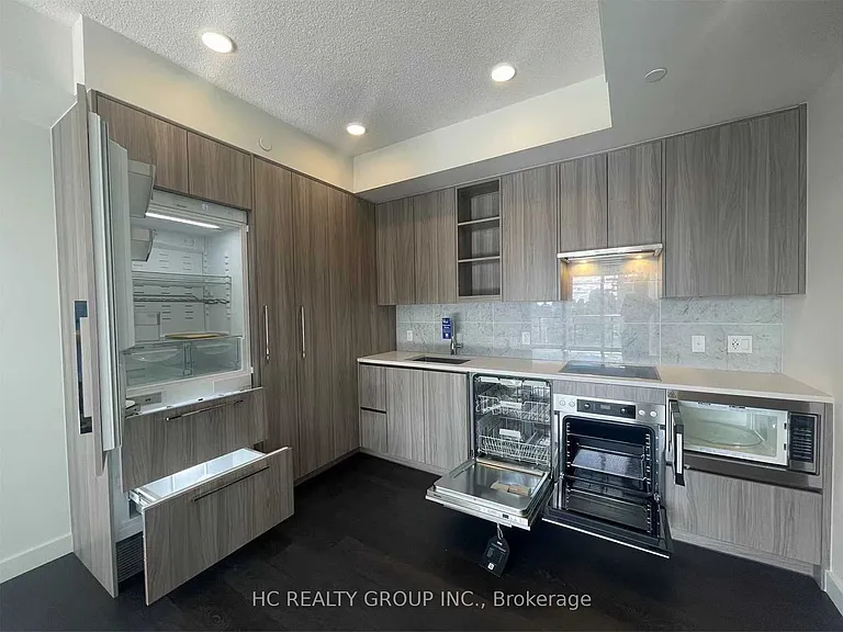 95 McMahon Dr #1809 — Photo 3