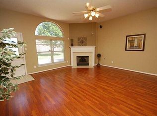 311 Diamond Bay Dr, Dickinson, TX 77539