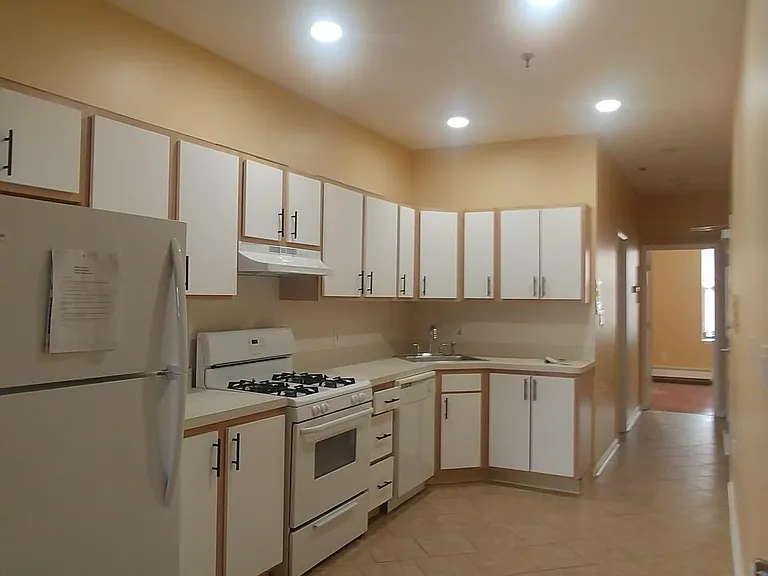 809 Park Ave #10 — Photo 6
