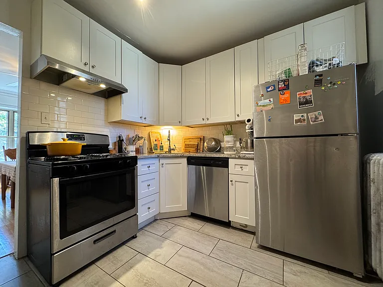 1448 W Winnemac Ave #1 — Photo 5