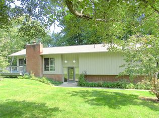 855 Old Spring Rd, Akron, OH 44321