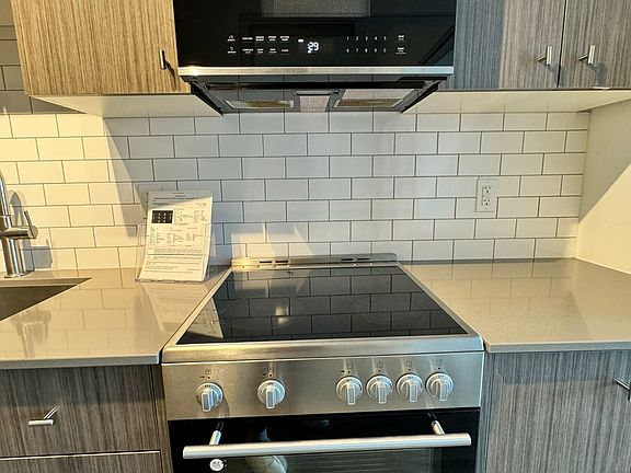 3rd image of 15 Wellington St S #405