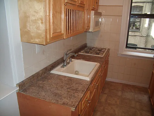 Rented by Kings Court Real Estate | media 4
