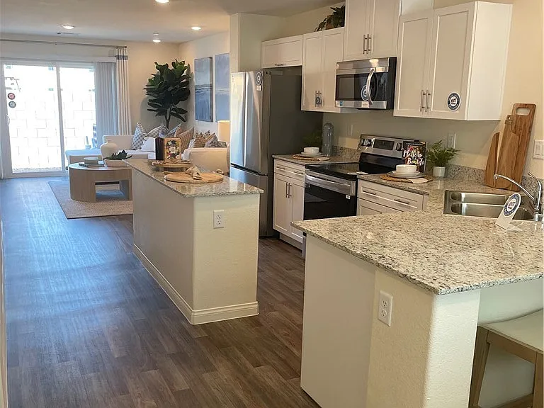 9175 Orange Horizon Ave — Photo 1