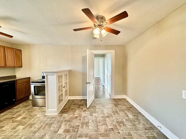 5738 Worth St — Photo 10