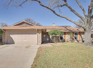 739 Newport Dr, Mansfield, TX 76063