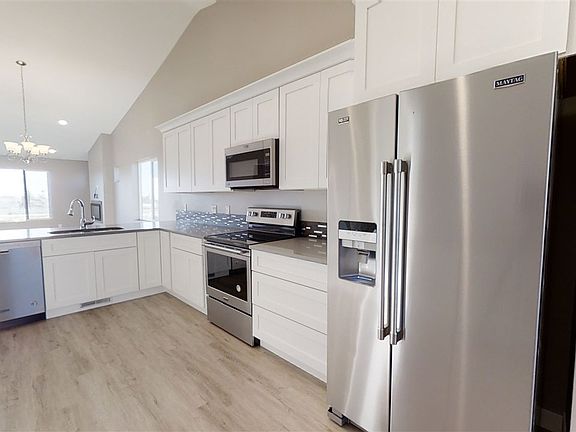 3rd image of 2518 Landmark Dr NW