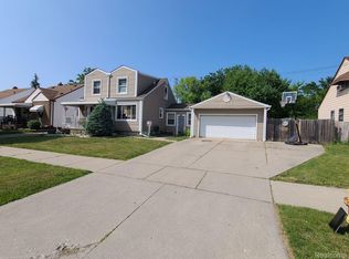 536 Garfield Ave, Lincoln Park, MI 48146