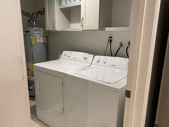 3rd image of 2424 Williamsburg Ct