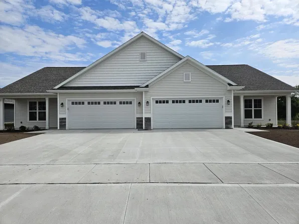 385 Greystone CIRCLE #23, Plymouth, WI 53073