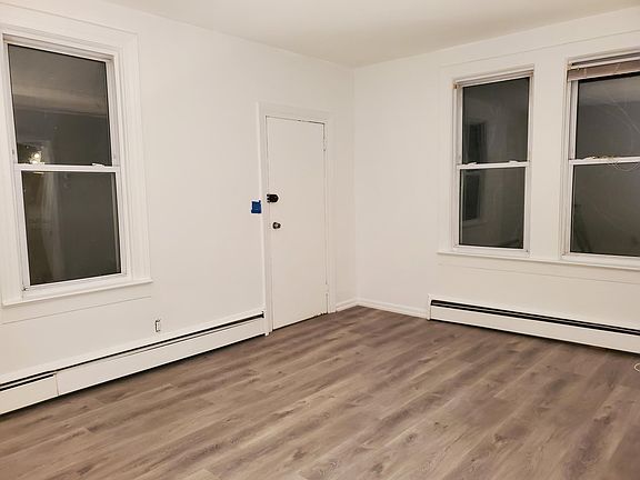 5th image of 135 S Kensico Ave #1F