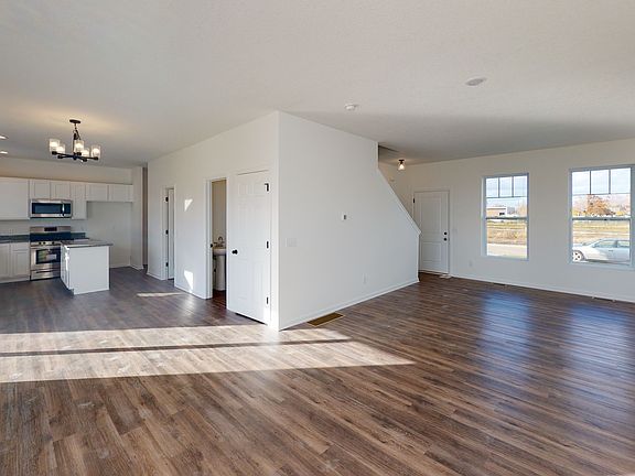 2nd image of 600 17th St #Hijx37