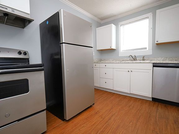 4th image of 808 Lilly St APT B