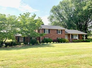 5006 Queensway Rd, Winston Salem, NC 27127