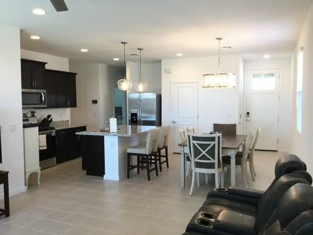 230 S San Fernando Ln — Photo 2