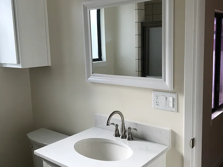 419 S I St #B — Photo 10