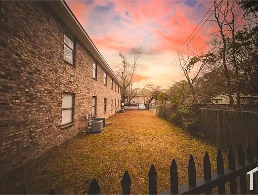5555 Mole Ln #B2 — Photo 3