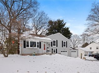 26 Bates Rd, Manchester, CT 06042