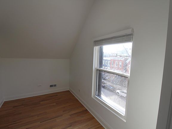 3rd image of 1633 N Honore St Penthouse F