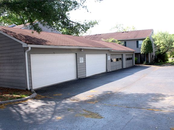 Huge 2 car garage + remote