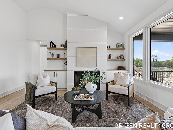 5th image of 8561 Bosque Dr SE