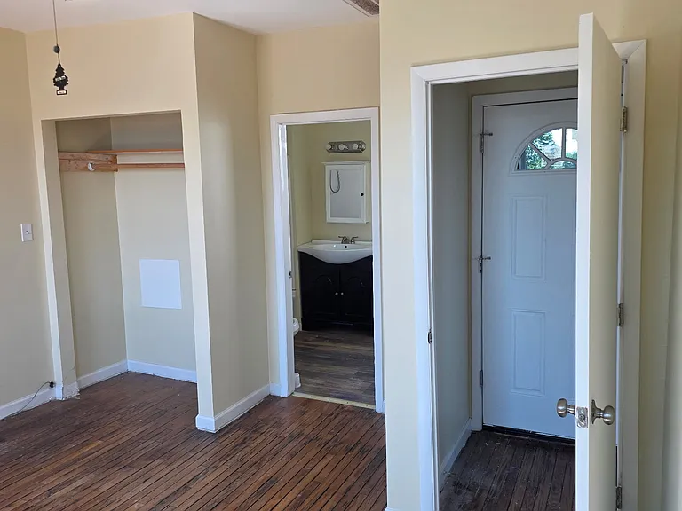 635 E Willow St #2 — Photo 4