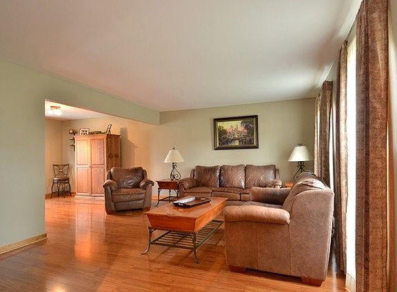 2nd image of 8133 Middlebury Ave