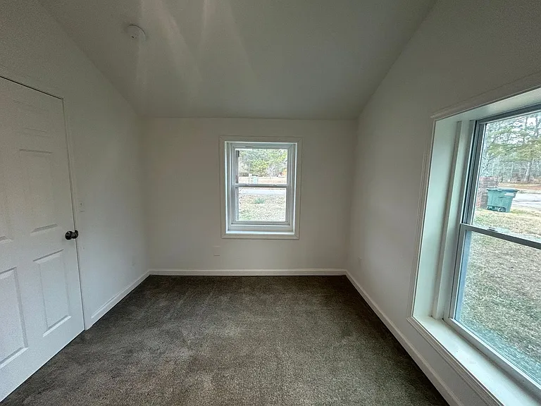 614 Maple Rd — Photo 12
