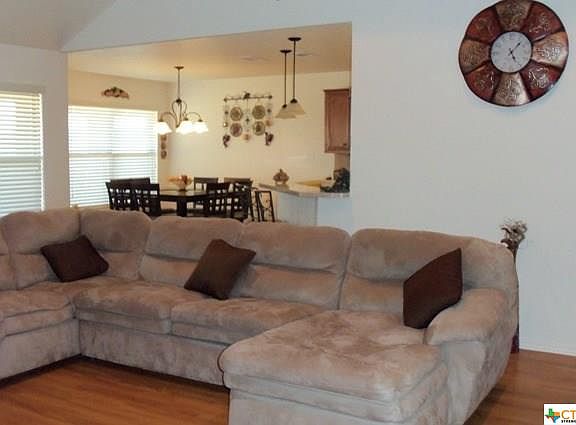 3rd image of 200 Viola Dr