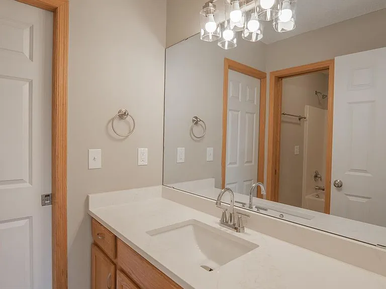 4108 Regent Ave N — Photo 22