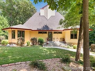 2nd image of 138 Red Brook Ln