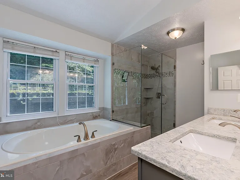 2807 Chapman Ct — Photo 20