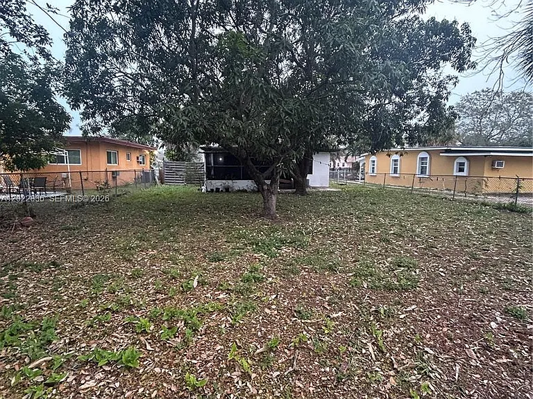1080 NW 121st St — Photo 32