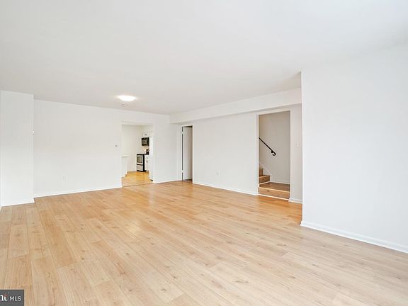 4th image of 5 Briarstone Ln