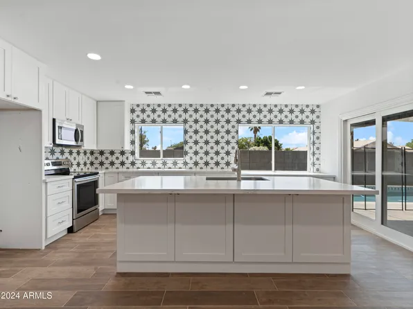 350 W HORSESHOE Avenue, Gilbert, AZ 85233