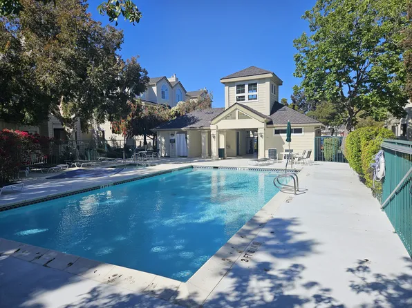 2116 Hastings Shore Ln, Redwood City, CA 94065